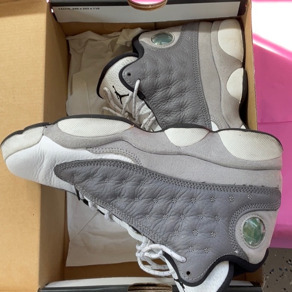 USED- Air Jordan 13 retro - Picture 2 of 5